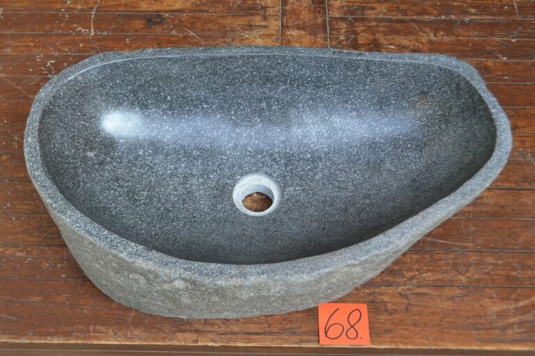 Flussstein-Waschbecken-Aufsatzwaschbecken-Unikat-Nummer-68