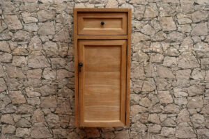 Hängeschrank-Badezimmerschrank-schmal-Massivholz-Teak-Modell-Couch-75-cm-rechts-öffnend