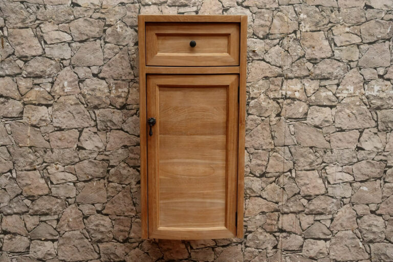 Hängeschrank-Badezimmerschrank-schmal-Massivholz-Teak-Modell-Couch-75-cm-rechts-öffnend