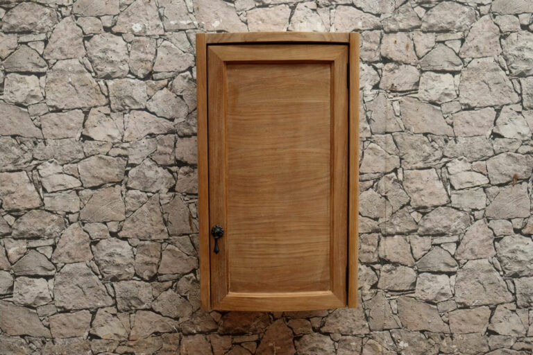 Hängeschrank-Badschrank-schmal-Teakholz-Massiv-60-cm-hoch-Modell-Couch-rechts-oeffnend