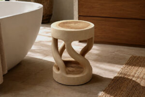Hocker-Massivholz-Sitzhocker-Unikat-Ablage-Suarholz-nr-34