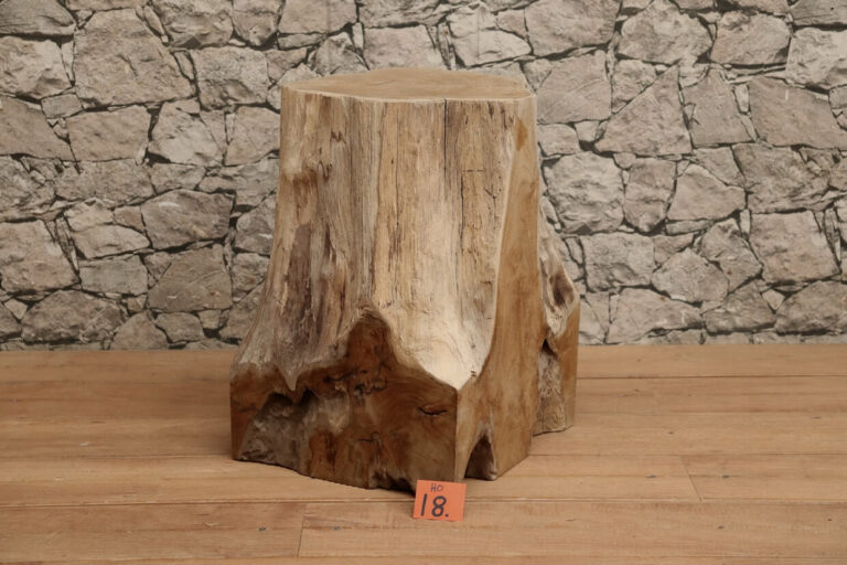 Massiver-Holzhocker-nr-18