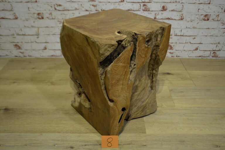 Massiver-Holzhocker-nr-8