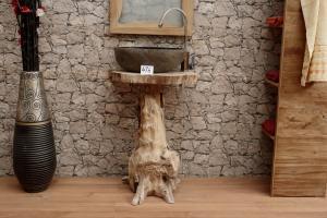 Waschtisch-Massivholz-Wurzel-nr-476