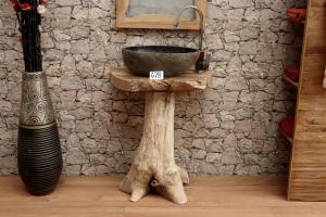 Waschtisch-Massivholz-Wurzel-nr-478